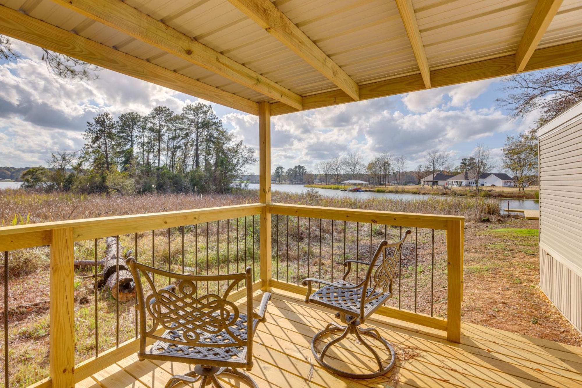 Lakefront Wetumpka Escape With Furnished Deck! Exterior photo