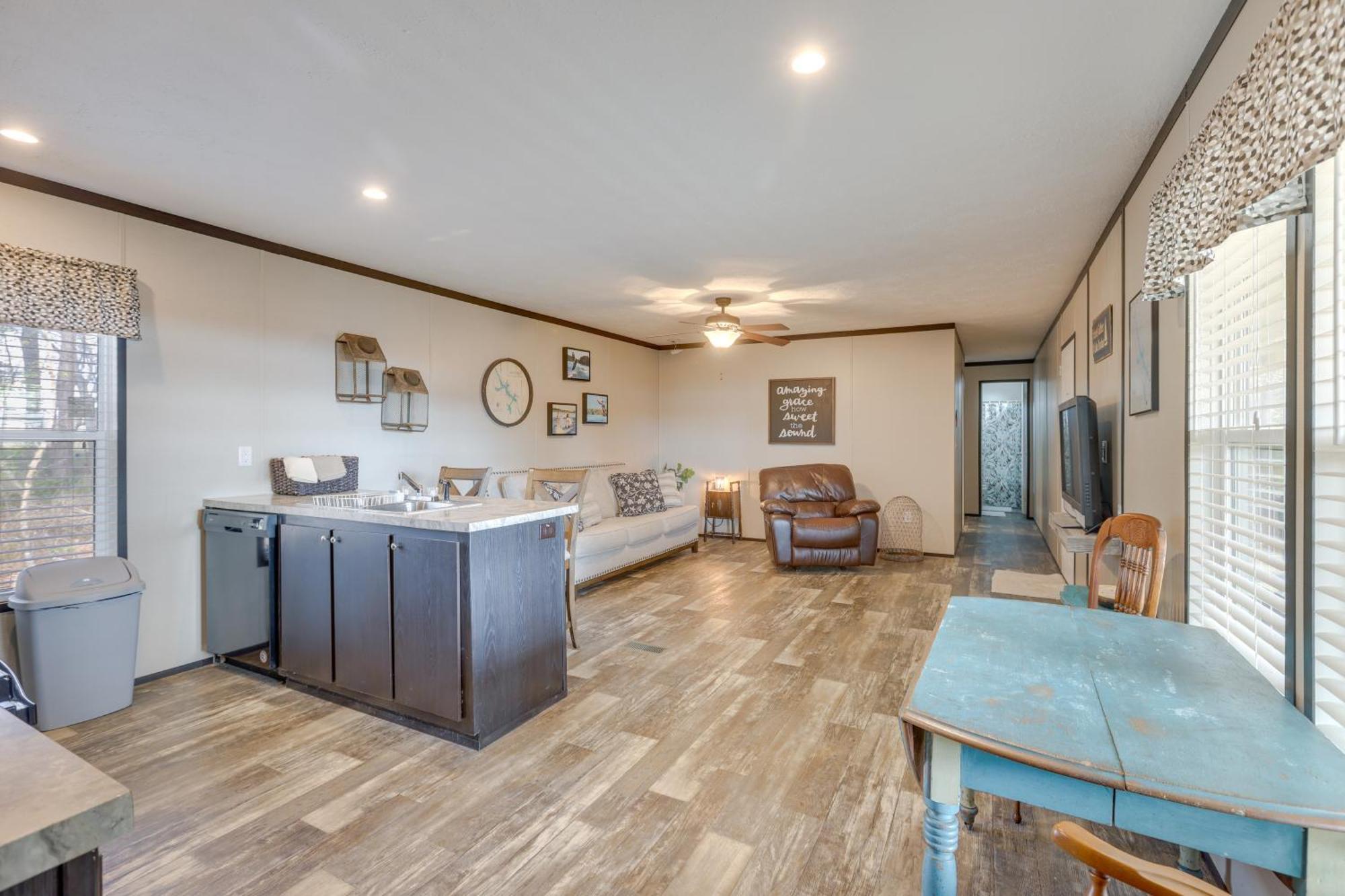 Lakefront Wetumpka Escape With Furnished Deck! Exterior photo