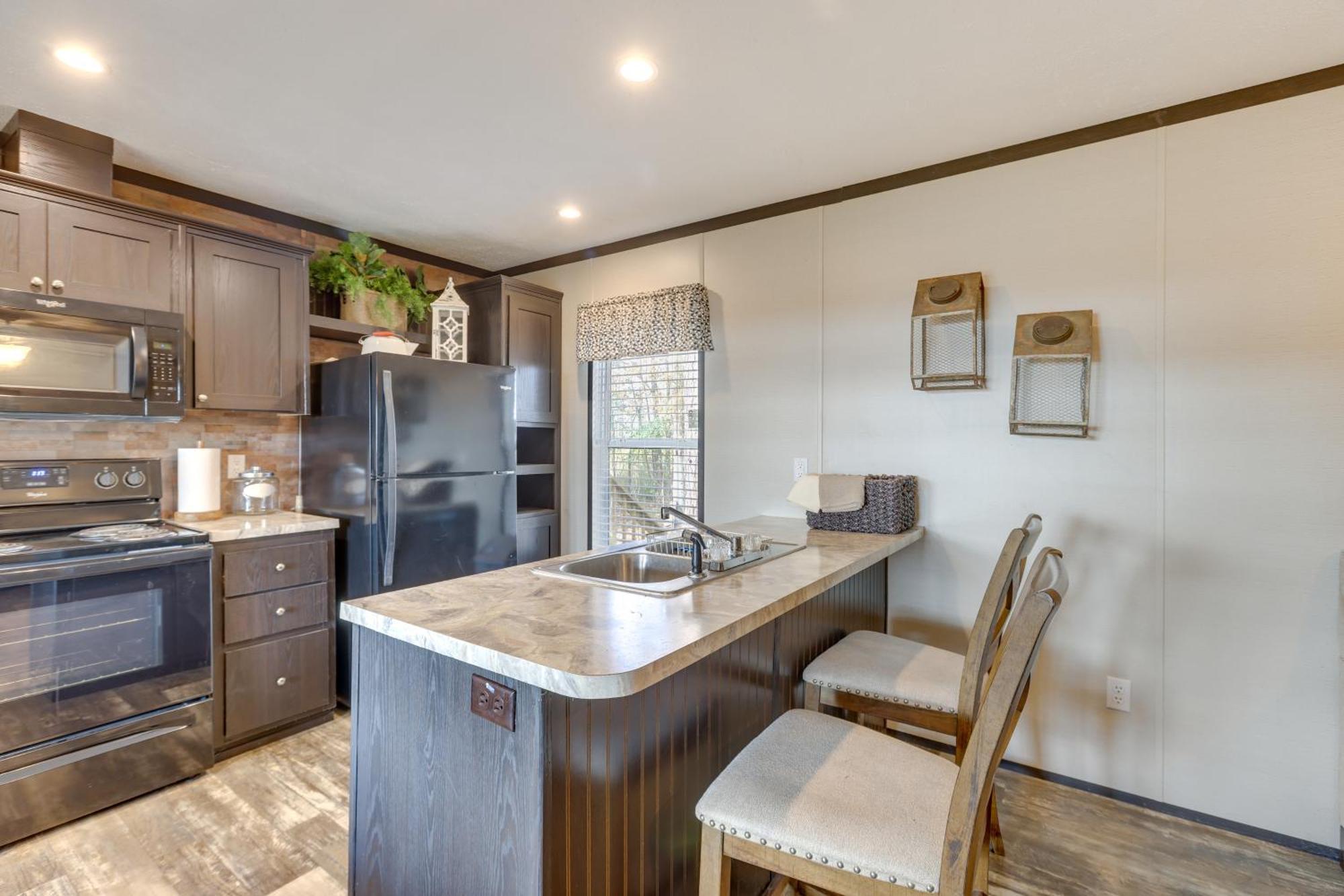 Lakefront Wetumpka Escape With Furnished Deck! Exterior photo